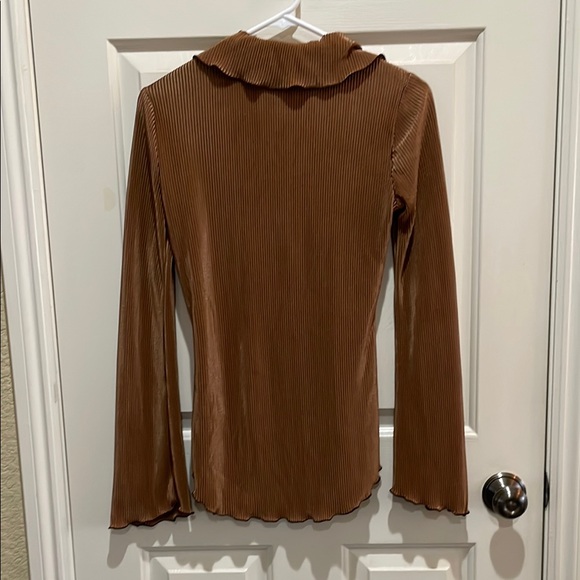 Brown Ribbed Button-Up Top - Picture 4 of 7